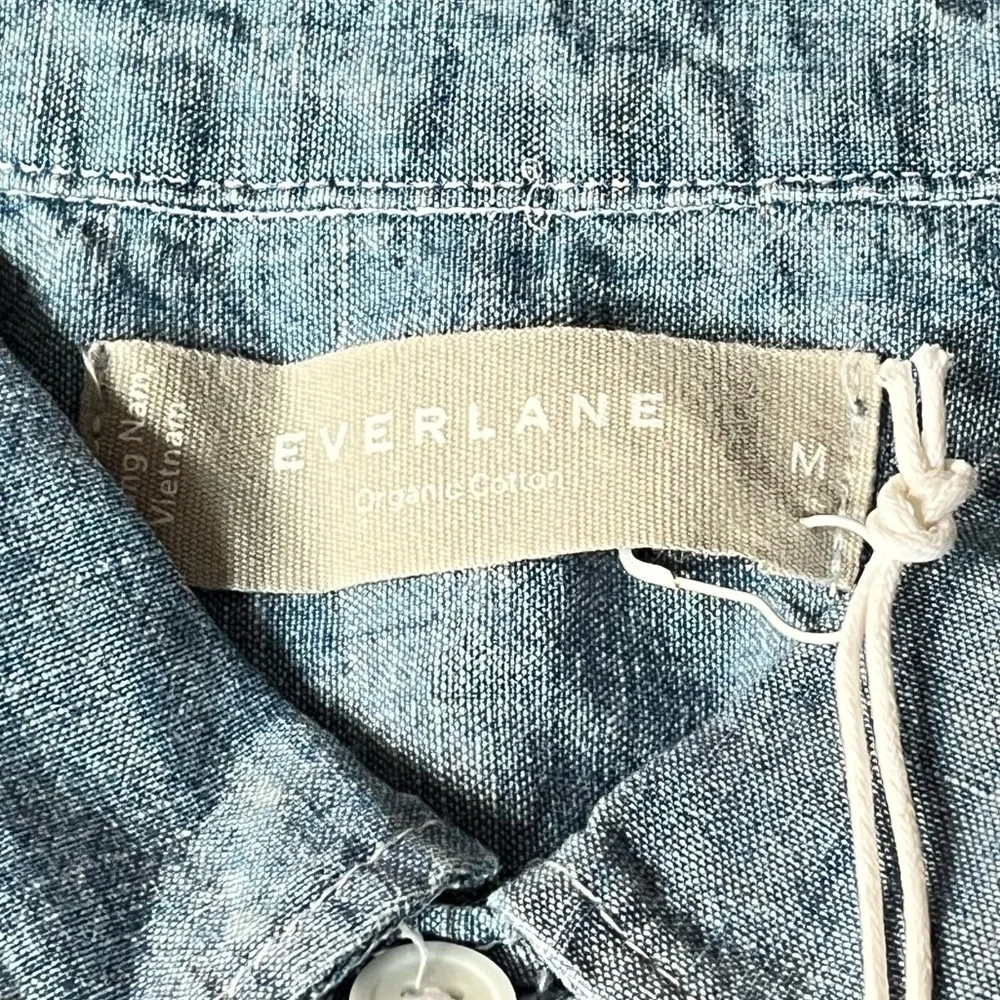 Everlane Relaxed Organic Cotton Chambray Long Sleeve Button Down Shirt Medium